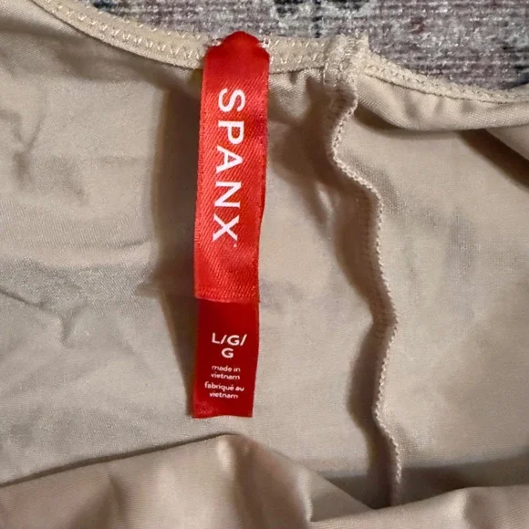 Spanx Suit Your Fancy Strapless Cupped Mid-Thigh Bodysuit Champagne L 10156R NWT - Picture 3 of 12